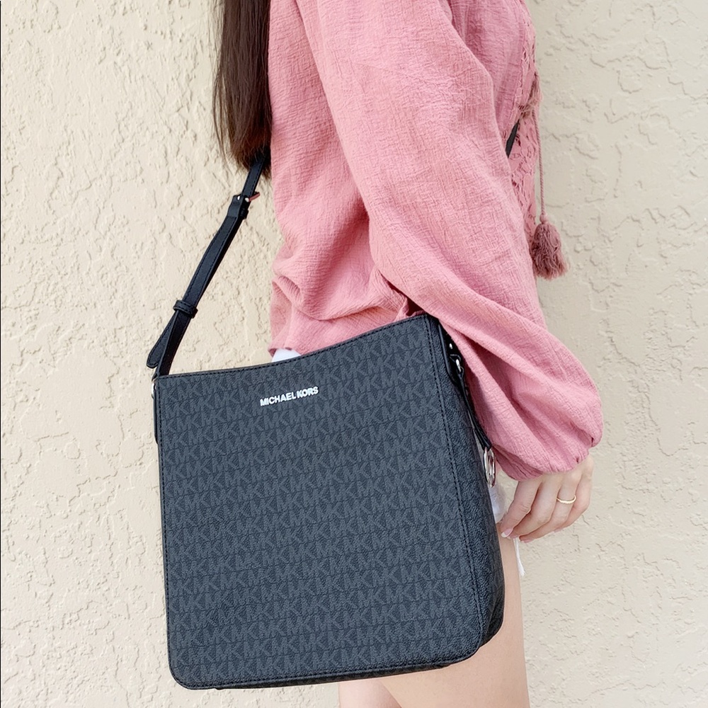 Gaby’sBags👜NWT Michael Kors Purse👜 - Picture 3 of 7